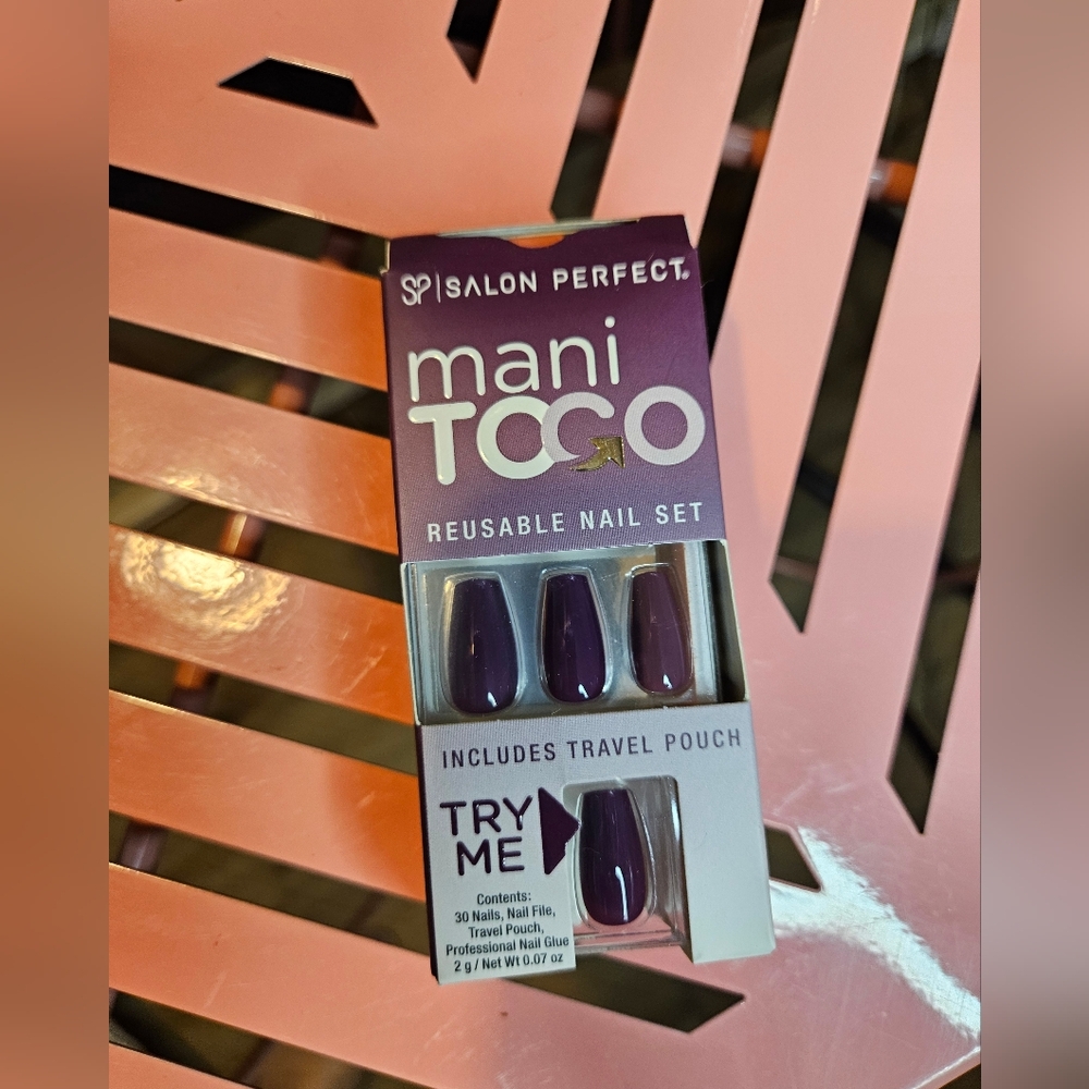 Salon Perfect Mani to go Nail kit New